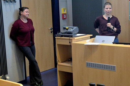 Lena referiert über ihren MH