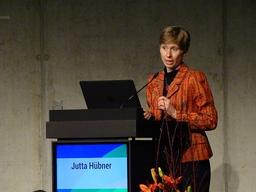 Dr. Hübner